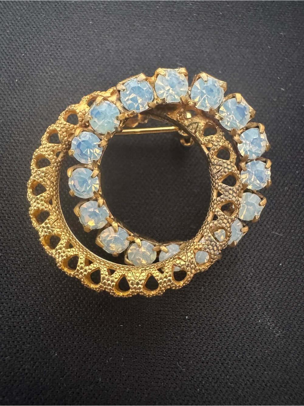 Vintage Brooch Gold-Tone Blue Opalescent Crystal Circle Brooch